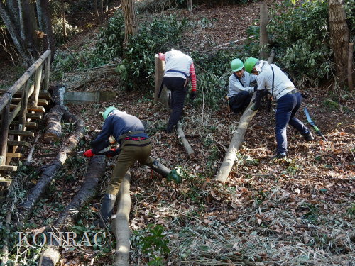 ���R��y��