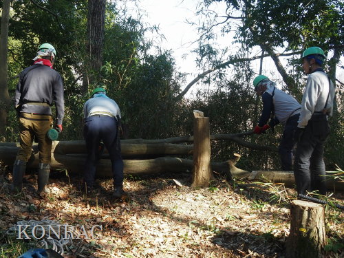 ���R��y��