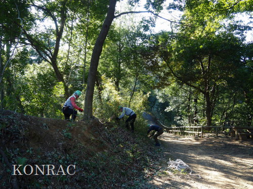 ���R��y��