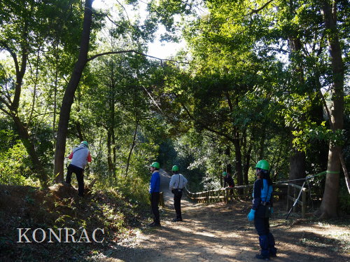 ���R��y��