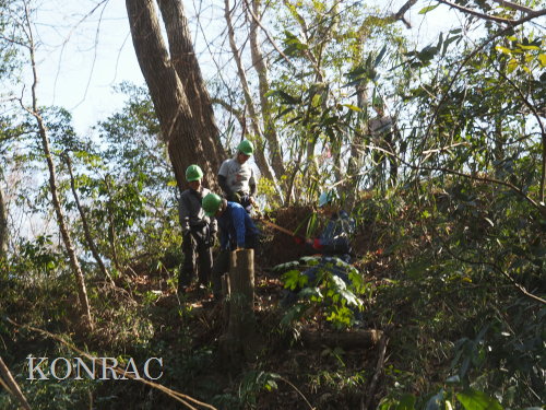 ���R��y��